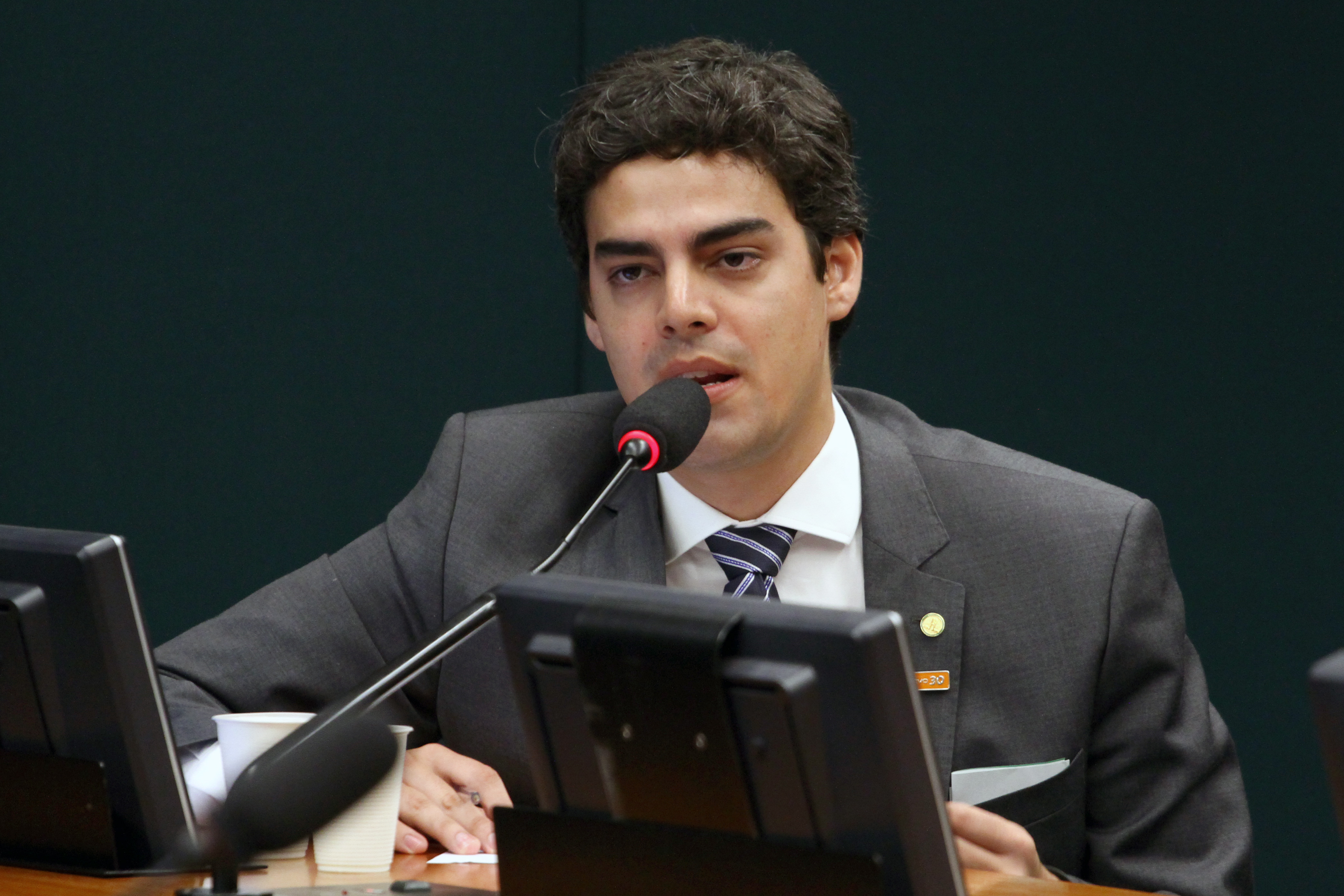 Tiago Mitraud apresentou emendas para o orçamento que beneficiam as universidades públicas