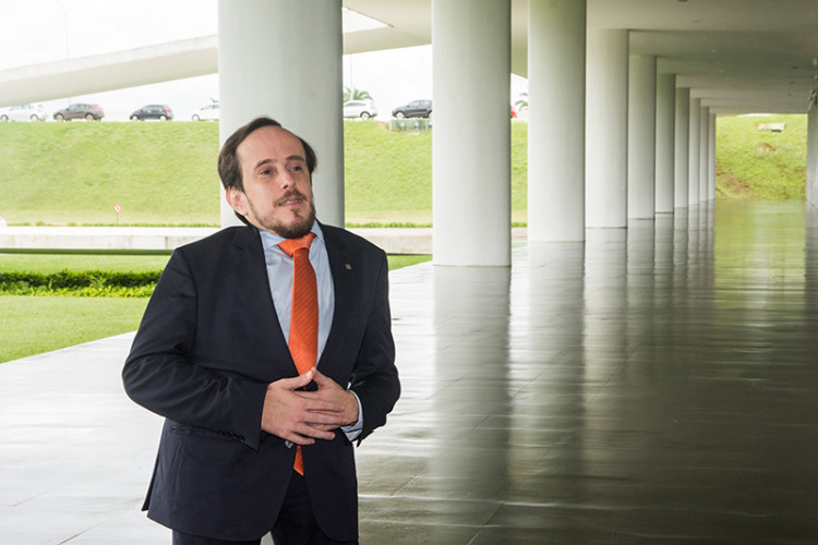 NOVO apoia proposta que favorece redução de juros para bons pagadores