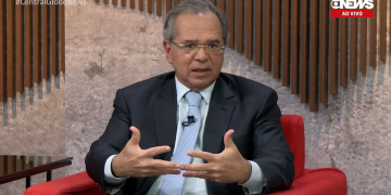 “São excelentes parlamentares do Partido Novo”, comenta Paulo Guedes