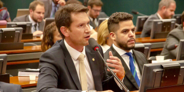 Gilson Marques protocola projeto que dá liberdade para o trabalhador investir seu FGTS