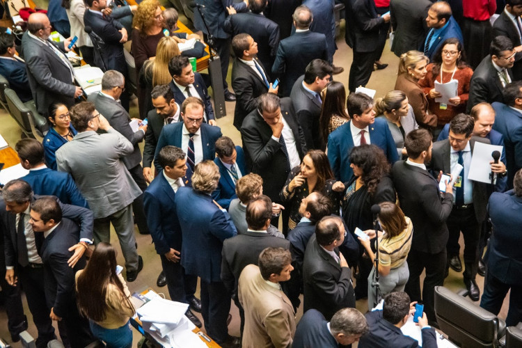 NOVO foi o único partido contrário a regras mais favoráveis para policiais federais NOVO foi o único partido contrário a regras mais favoráveis para policiais federais