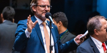 Alexis Fonteyne apresenta projeto para que o acesso ao Código de Defesa do Consumidor seja por meio digital