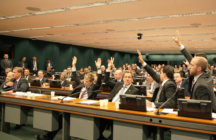 NOVO vota para impedir aumento do Fundo Eleitoral na Comissão Mista de Orçamento