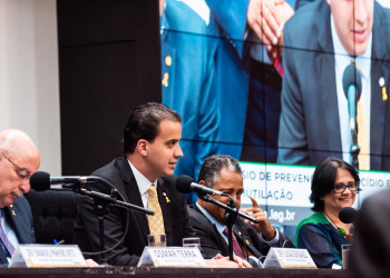 Lucas Gonzalez promove o primeiro Simpósio de Combate ao Suicídio na Câmara 