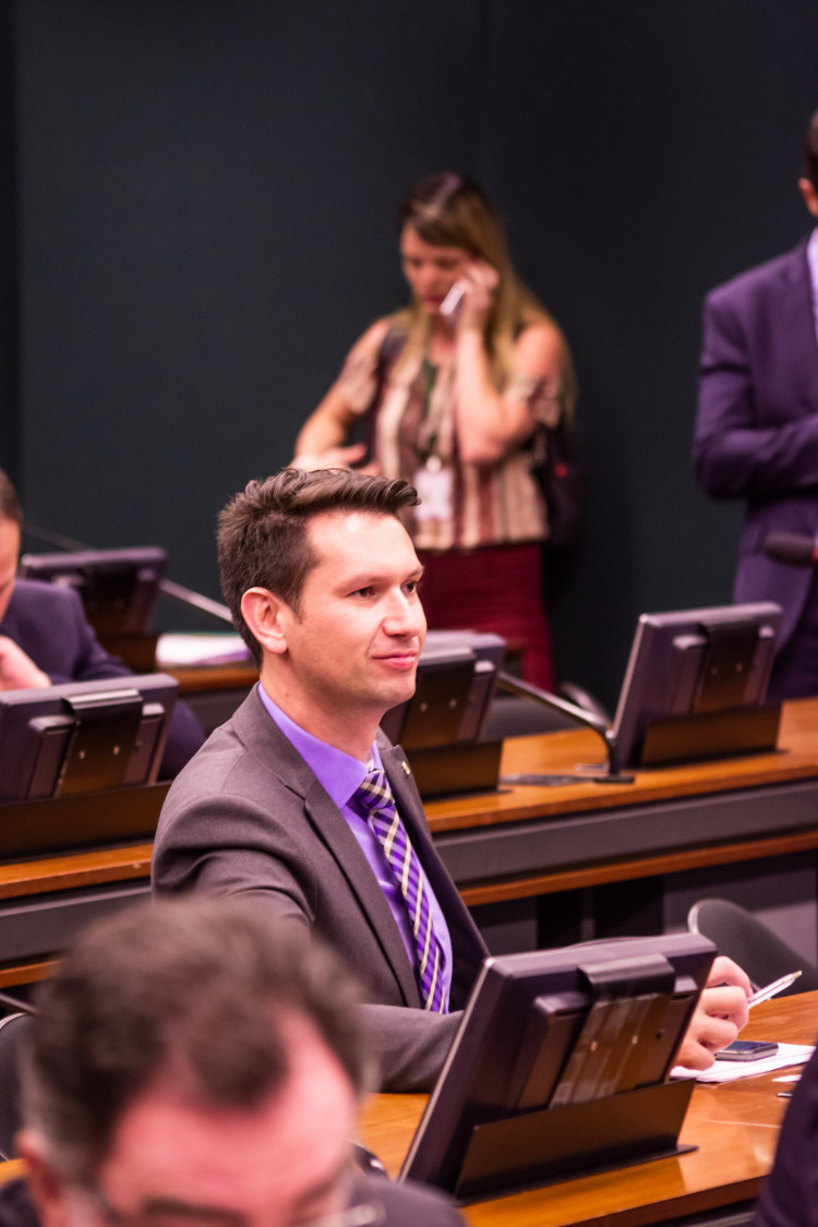Plenário da Câmara aprova emenda do fim da “farra da lagosta”