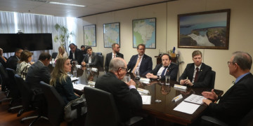 Ministro de Minas e Energia recebe Bancada do NOVO