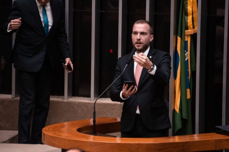 Banda Larga: Substitutivo do NOVO é aprovado, garantindo mais inclusão Banda Larga: Substitutivo do NOVO é aprovado, garantindo mais inclusão