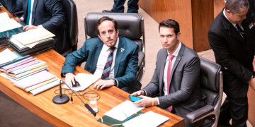 NOVO vota pelo afastamento do deputado Wilson Santiago