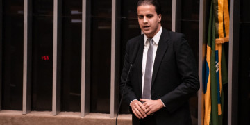 Auxílio emergencial de R$600 é ampliado para outras categorias