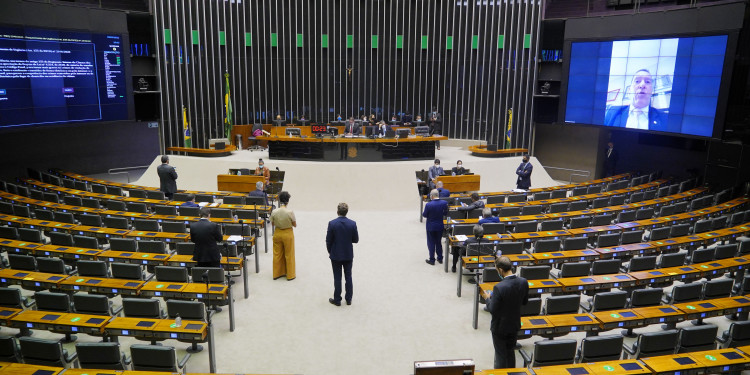 NOVO quer evitar aumento de juros para a população brasileira durante a crise