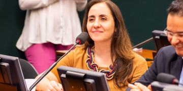 Câmara prioriza auxílio emergencial em dobro a mães chefes de família