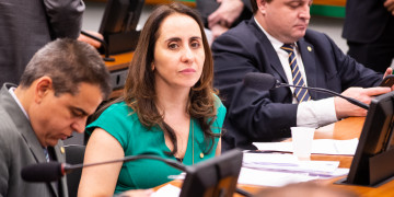 Profissionais da saúde devem ter prioridade em testes de coronavírus