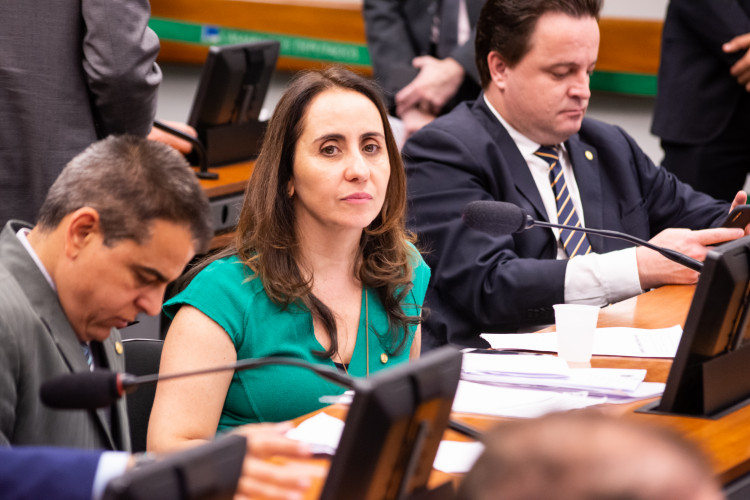 Profissionais da saúde devem ter prioridade em testes de coronavírus Profissionais da saúde devem ter prioridade em testes de coronavírus