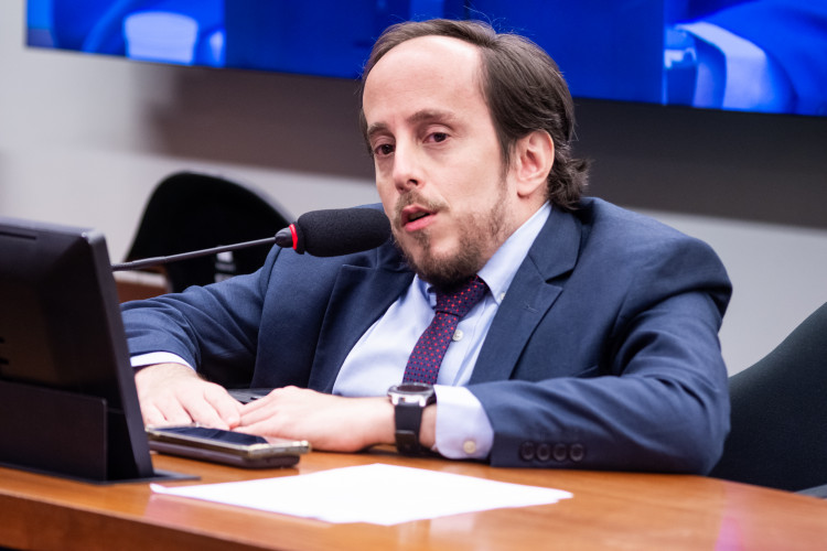 Projeto de Paulo Ganime estabelece regime de concessão para área do pré-sal e elimina direito de preferência da Petrobras Projeto de Paulo Ganime estabelece regime de concessão para área do pré-sal e elimina direito de preferência da Petrobras