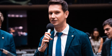 Câmara volta a analisar projeto de igualdade salarial entre homens e mulheres