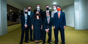 Bancada do NOVO entra com representação no TCU contra compra de tratores superfaturados