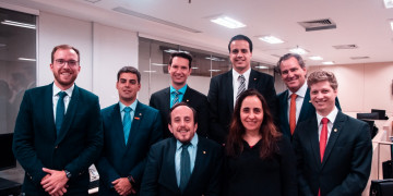 Bancada do NOVO protocola projeto que suspende a permissão para recebimento de salários acima do teto constitucional