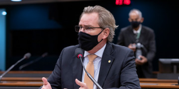 Relatório de Alexis Fonteyne é aprovado e reestatização da Embraer é impedida