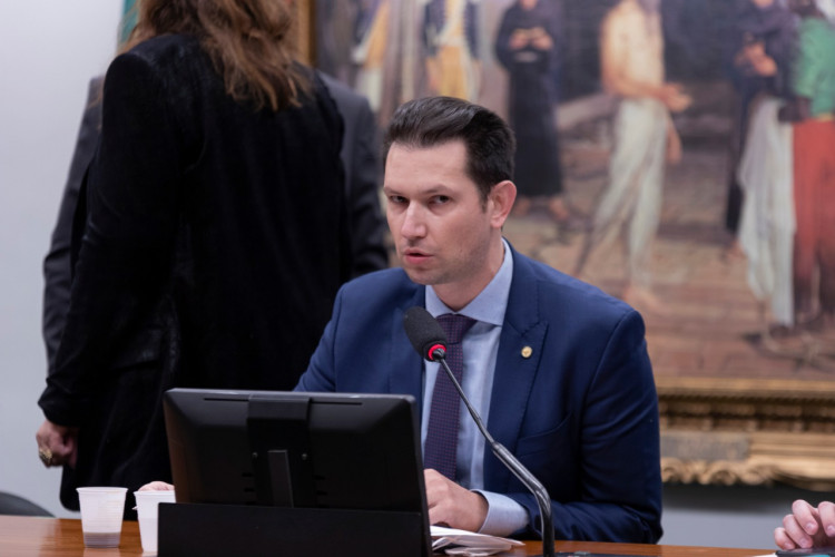 Parecer de Gilson Marques pede a cassação do mandato de Flordelis Parecer de Gilson Marques pede a cassação do mandato de Flordelis