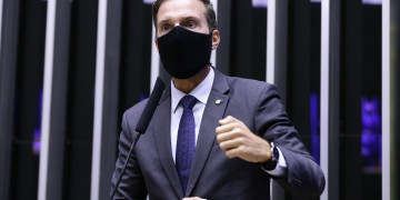 Comissão marca votação do Orçamento, que prevê aumento só para militares