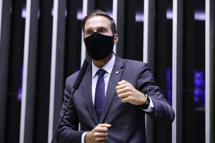 Comissão marca votação do Orçamento, que prevê aumento só para militares Comissão marca votação do Orçamento, que prevê aumento só para militares