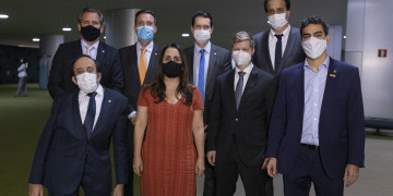 Grupo de 22 parlamentares cobra explicações de Bolsonaro sobre Orçamento maquiado