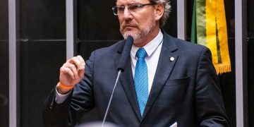 Guedes expõe insatisfação com IR e governo procura oposição para costurar novo texto