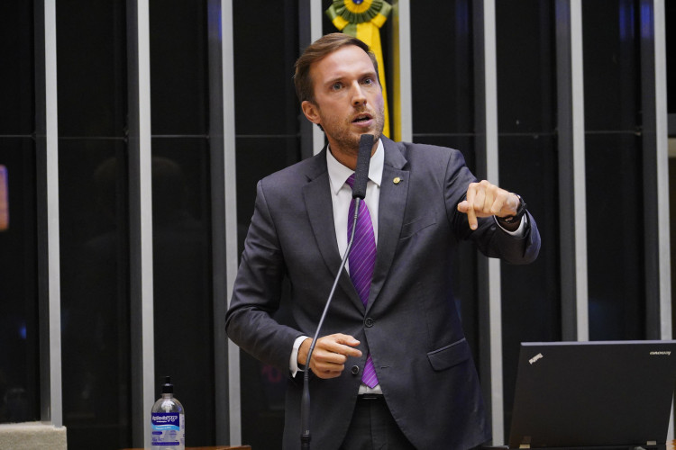Líder do Novo critica Orçamento de 2021: ‘Populista’ Líder do Novo critica Orçamento de 2021: ‘Populista’