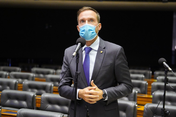 Limitação de supersalários pode ser ‘remédio’ para diminuir resistências à reforma administrativa Limitação de supersalários pode ser ‘remédio’ para diminuir resistências à reforma administrativa