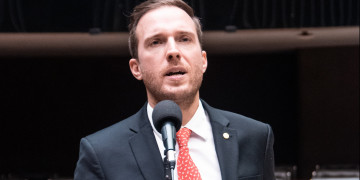 Lira obtém apoio dos partidos para votar proposta direto no plenário