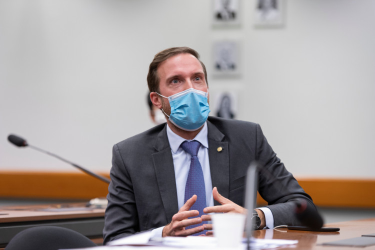 Novo líder do Novo tenta afastar o partido do bolsonarismo Novo líder do Novo tenta afastar o partido do bolsonarismo