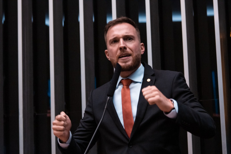 Poit: votação de PL de supersalários será “sinalização ao funcionalismo” Poit: votação de PL de supersalários será “sinalização ao funcionalismo”