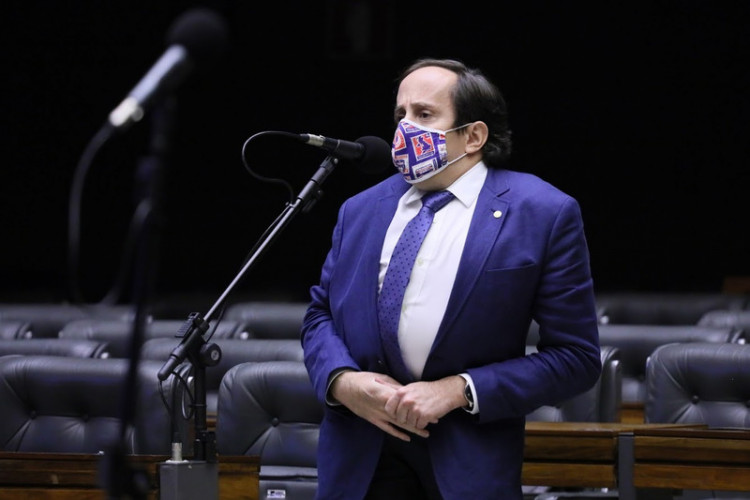 Time de Guedes vê prazo curto para aprovar reformas prometidas e foca Auxílio Brasil