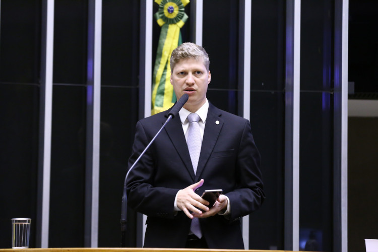 Van Hattem defende que Marinho seja ouvido e que convite a Guedes seja refeito Van Hattem defende que Marinho seja ouvido e que convite a Guedes seja refeito