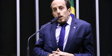 Deputados aprovam limitar emendas de relator a cerca de R$ 16 bilhões