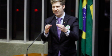 Líderes articulam para derrubar veto à gratuidade das bagagens nos voos