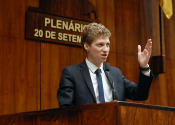 Marcel van Hattem ‘cobrou’ maior defesa de Bolsonaro à Previdência