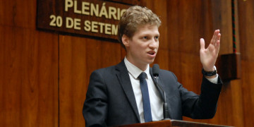 Marcel van Hattem ‘cobrou’ maior defesa de Bolsonaro à Previdência