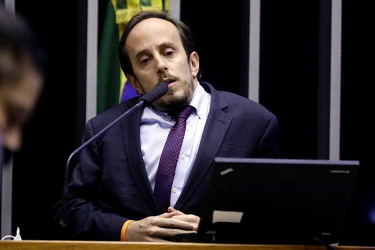 "Por mim, não haveria recesso em julho", diz deputado do Novo “Por mim, não haveria recesso em julho”, diz deputado do Novo
