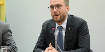 Só PSL e Novo dão apoio total à reforma