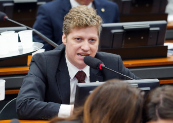 Vitor Hugo diz que, sem acordo, íntegra da Previdência irá a votação na CCJ