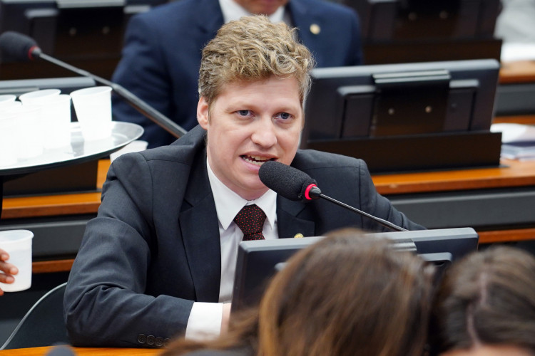 Vitor Hugo diz que, sem acordo, íntegra da Previdência irá a votação na CCJ Vitor Hugo diz que, sem acordo, íntegra da Previdência irá a votação na CCJ