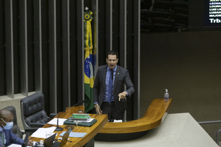 Câmara rejeita retirada da pauta e deve votar PEC dos Precatórios ainda nesta terça Câmara rejeita retirada da pauta e deve votar PEC dos Precatórios ainda nesta terça