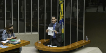 Câmara aprova em 1º turno texto principal da nova PEC dos Precatórios