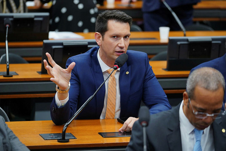 Comissão da Câmara aprova projeto que regulamenta a acupuntura Comissão da Câmara aprova projeto que regulamenta a acupuntura