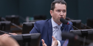 Comissão da PEC da segunda instância tem troca em massa de membros, e deputados criticam