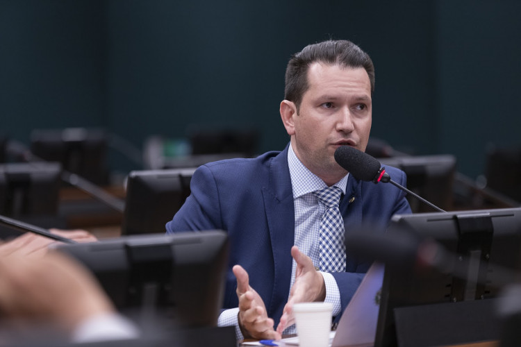 Comissão da PEC da segunda instância tem troca em massa de membros, e deputados criticam Comissão da PEC da segunda instância tem troca em massa de membros, e deputados criticam