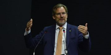 Deputado Alexis Fonteyne defende reforma para simplificação tributária