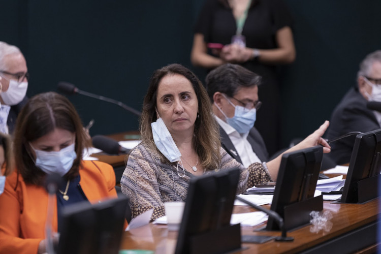 Partidos manobram, e votação de relatório da PEC da prisão após a 2ª instância é adiada Partidos manobram, e votação de relatório da PEC da prisão após a 2ª instância é adiada