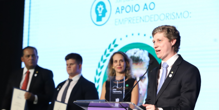 MARCEL VAN HATTEM É O MELHOR PARLAMENTAR NA CATEGORIA “APOIO AO EMPREENDEDORISMO”, APONTA JÚRI MARCEL VAN HATTEM É O MELHOR PARLAMENTAR NA CATEGORIA “APOIO AO EMPREENDEDORISMO”, APONTA JÚRI